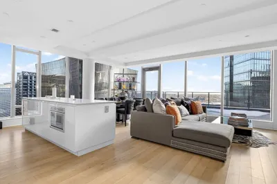 135 Seaport Blvd #2008 1