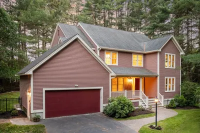 12 Woodbury Drive 1