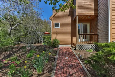27 Blueberry Avenue 1