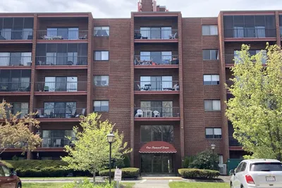 2 Summit Drive #36 1