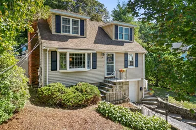 69 Hemlock St 1