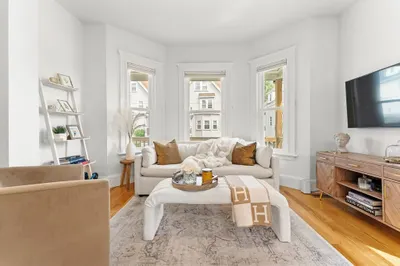54 Bloomfield St #1 1