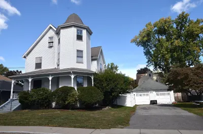 10 Holly St 1
