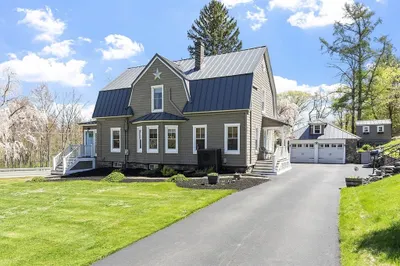 385 Greenwood Street 1