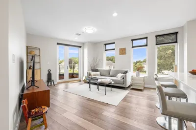 642 Main St #302