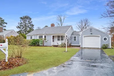 15 Avery Ln