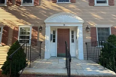 18 Weatherly Dr #4 1