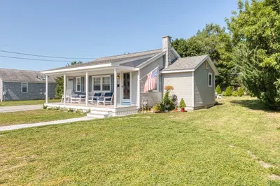 41 Bourne Neck Dr