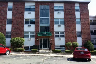 12 Commonwealth Ct #15 1