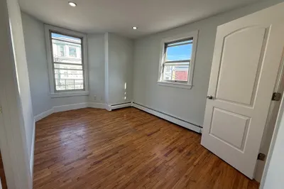 305 Princeton St #2
