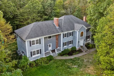 28 Hoveys Pond Dr 1