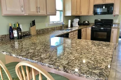 37 R Street Winter Rental #2/1-6/30