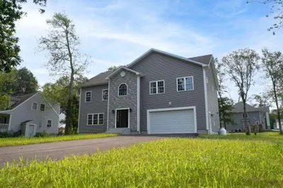 217 Prospect St 1