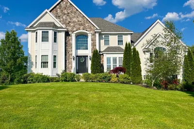 8 Smith Farm Way 1
