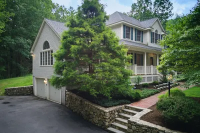 27 Great Pond Dr 1