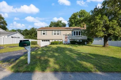 15 Blue Jay Avenue 1