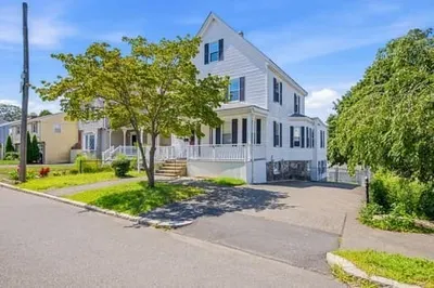 52 Elliott St 1