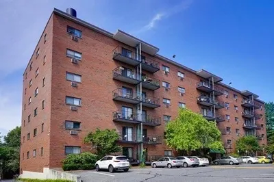 1321 Worcester Rd #605 1