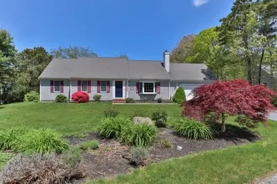 10 Strawberry Ln 1