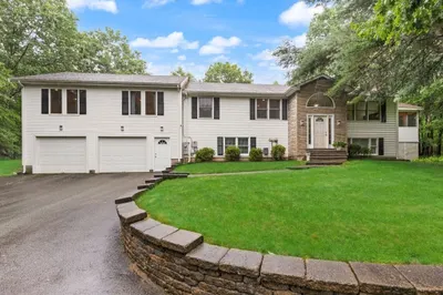 1 Savel Ln 1