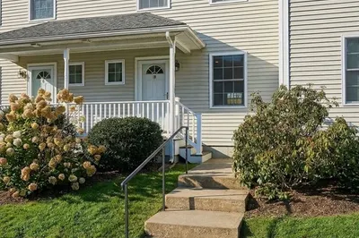 8 Hockanum Rd #10 1