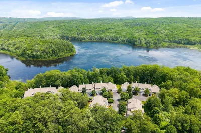 98 Saw Mill Pond Rd #98