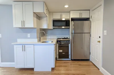 293 Fayette St #13 1