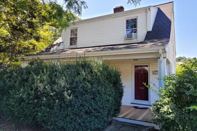63 Pond St