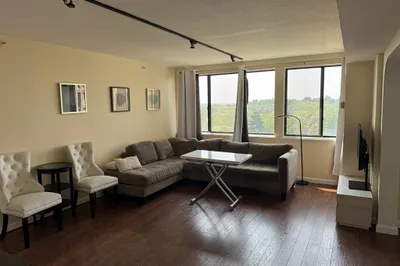 250 Hammond Pond Parkway #1004S