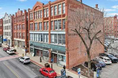 57 Washington St #3A 1