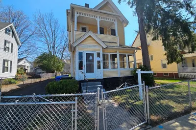 29 Yale St