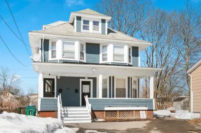 37 Howard St 1