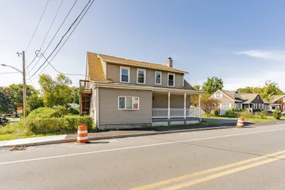376 Newton St
