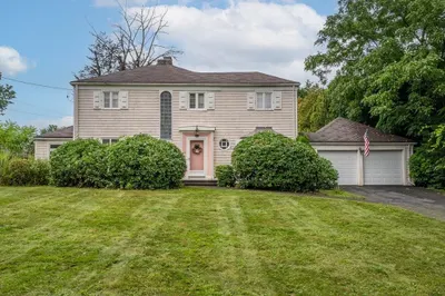 126 Craiwell Avenue 1