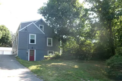 16 Lopresti Rd