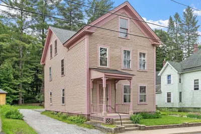 98 Mechanic St 1