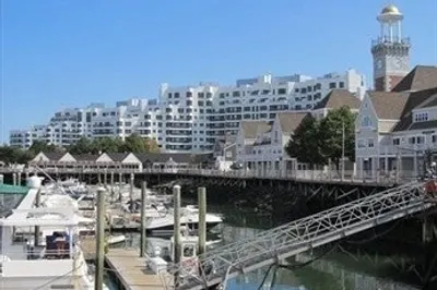 1001 Marina Dr #215 1