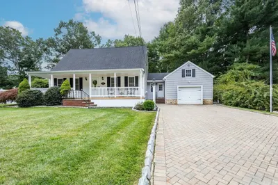 79 Duffy Dr 1