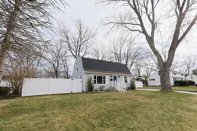 23 Linden St 1
