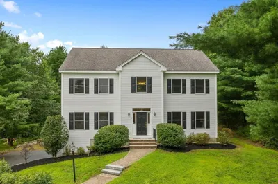 7 Azalea Drive 1
