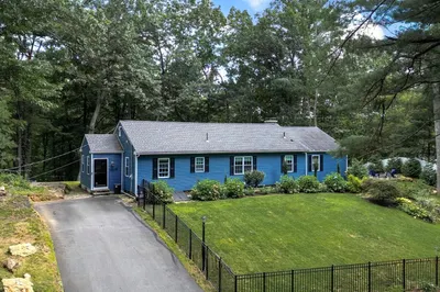 17 Gardner Ave 1