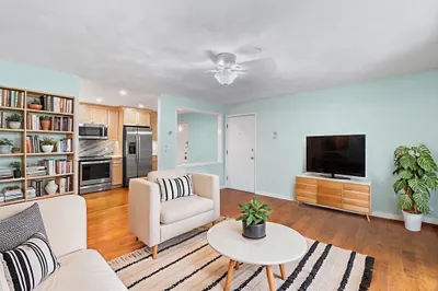 5 Ash St #9
