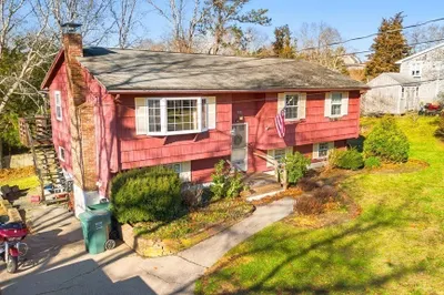 34 Clearwater Dr 1