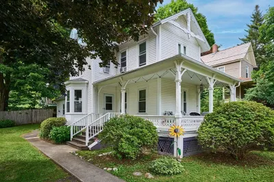 2 Pleasant St