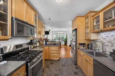 23 Netherlands Rd #1 1
