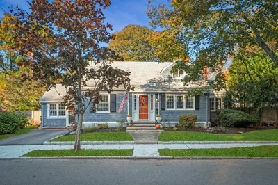 4 Moffatt Road