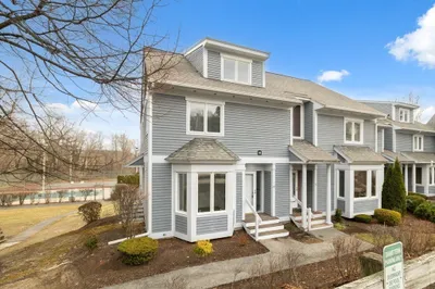 10 Landing Dr #10 1