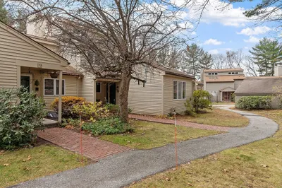 28 Monadnock Dr #28
