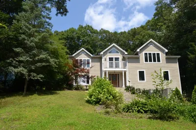 295 Worcester St 1