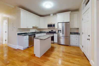 8 Dewey St #1 1